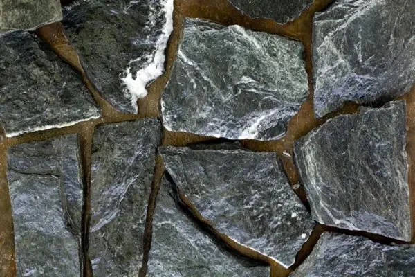 Натуральный зеленый камень F2